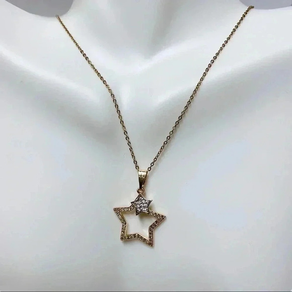 DAINTY Star Necklace | Gold Plated | Cubic Zirconia - Picture 4 of 7